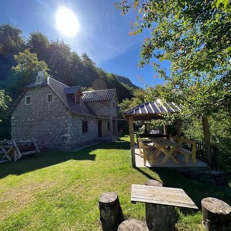 Guest House Gjelaj Theth Εξωτερικό φωτογραφία