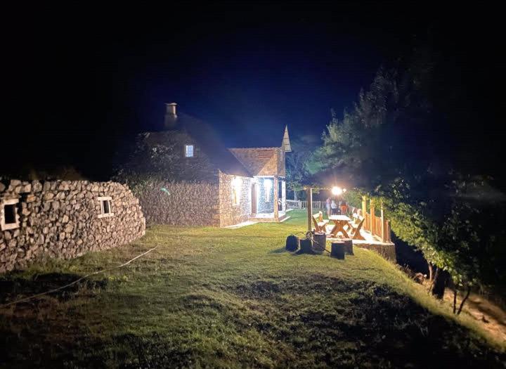 Guest House Gjelaj Theth Εξωτερικό φωτογραφία